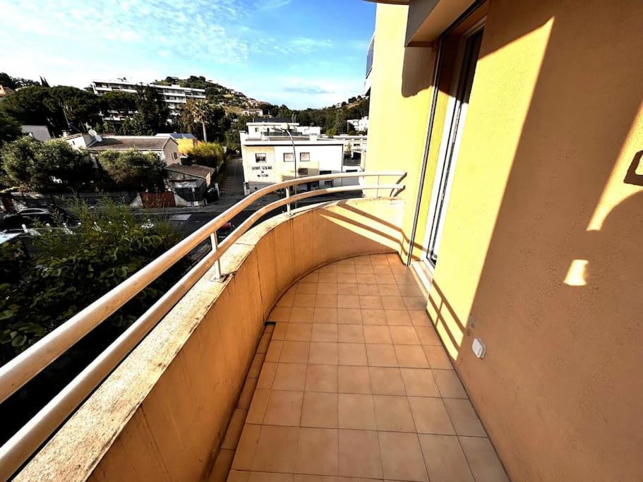 Superbe Studio Climatise Avec Terrasse Proche Mer كانيو سور مير المظهر الخارجي الصورة